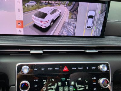2025 Genesis GV80 COUPE thumbnail 11