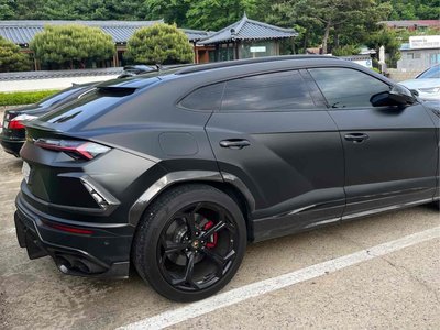 LAMBORGHINI URUS - 3
