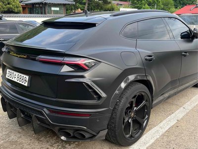 LAMBORGHINI URUS - 6