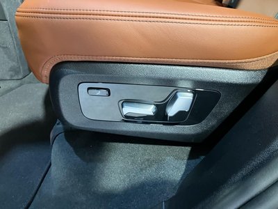 2025 BMW X5 — миниатюра 32