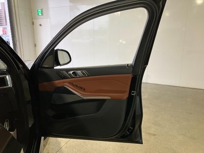 2025 BMW X5 — миниатюра 61