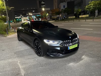 BMW 8 SERIES - 1