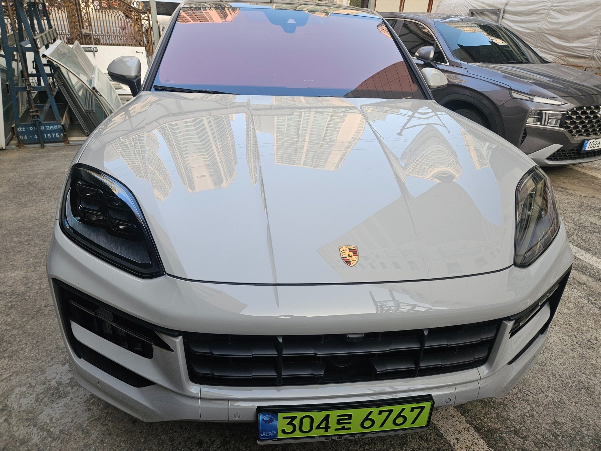 PORSCHE CAYENNE - View 1