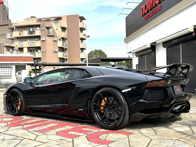 LAMBORGHINI AVENTADOR - 9