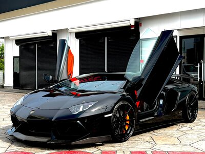 LAMBORGHINI AVENTADOR - 3