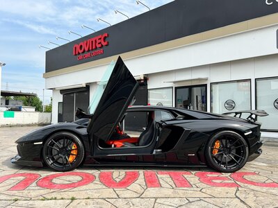 LAMBORGHINI AVENTADOR - 5