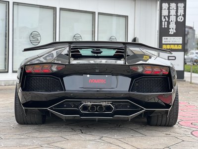 LAMBORGHINI AVENTADOR - 10