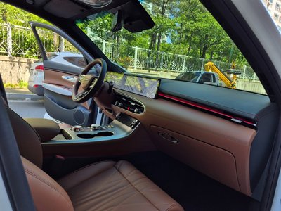 2025 Genesis GV70 — миниатюра 13
