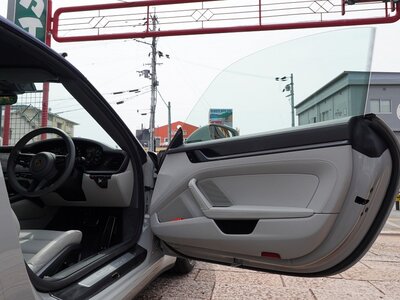 PORSCHE 911 CABRIOLET - 7