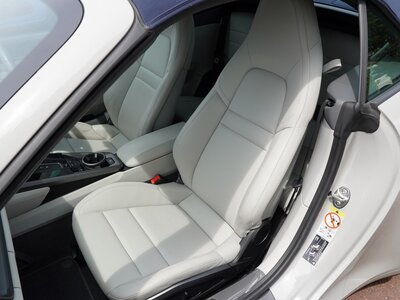 PORSCHE 911 CABRIOLET - 10