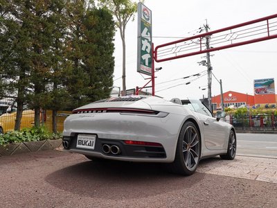 PORSCHE 911 CABRIOLET - 4
