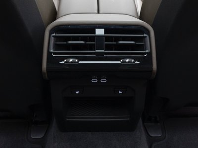 2025 BMW 5 SERIES 缩略图 19