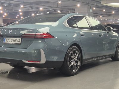 2025 BMW 5 SERIES 照片 3