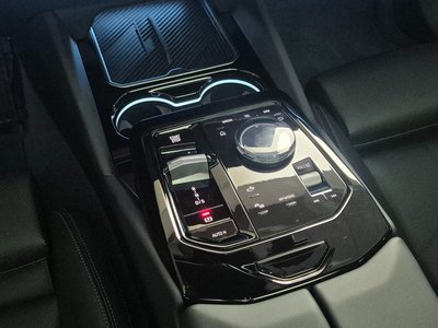 2025 BMW 5 SERIES 缩略图 14
