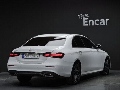 MERCEDES-BENZ E-CLASS - 4