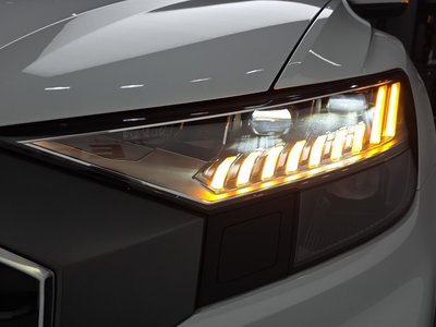 AUDI Q8 - 9