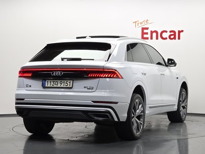 AUDI Q8 - 3