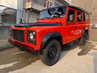 LAND ROVER DEFENDER