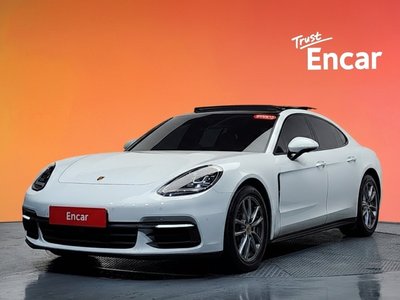 PORSCHE PANAMERA - 1