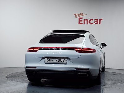 PORSCHE PANAMERA - 4