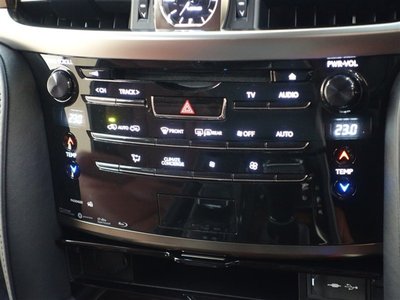 2017 Lexus LX — миниатюра 14