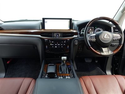 2017 Lexus LX 照片 9