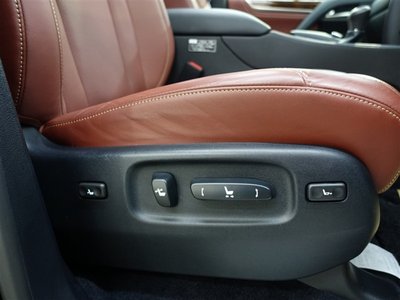 2017 Lexus LX — миниатюра 24