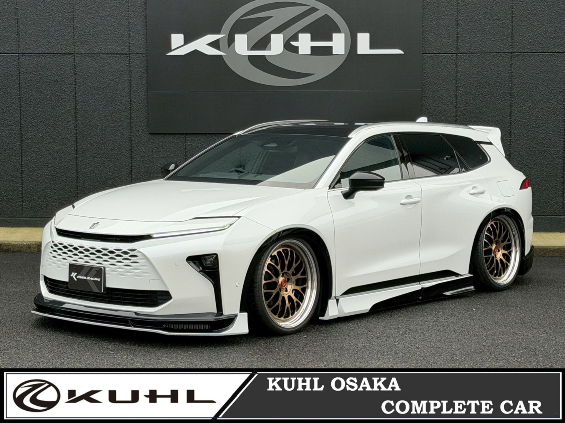 TOYOTA CROWN ESTATE - View 1