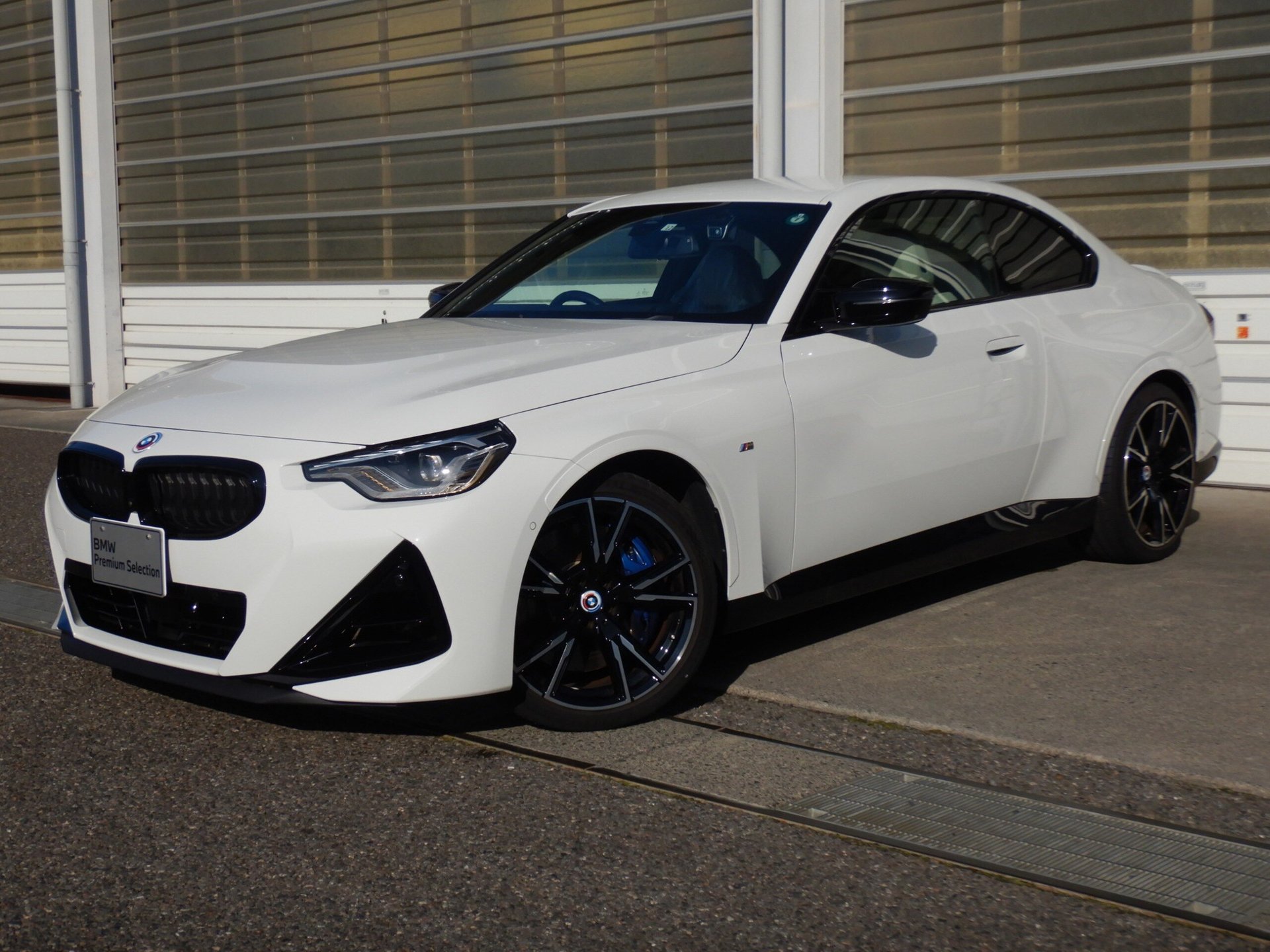 BMW 2 SERIES COUPE - View 1