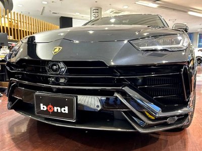 LAMBORGHINI URUS - 6