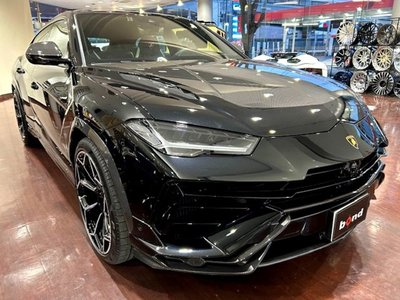 LAMBORGHINI URUS - 5