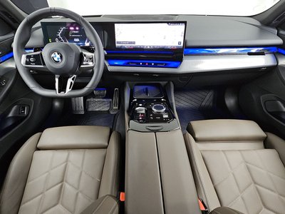 2025 BMW 5 SERIES — фото 5