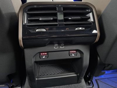 2025 BMW 5 SERIES — миниатюра 18