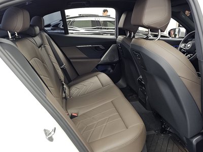 2025 BMW 5 SERIES — миниатюра 12