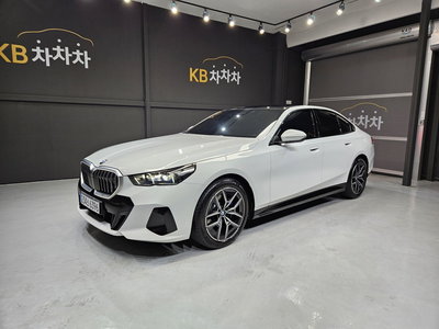 BMW 5 SERIES - 1