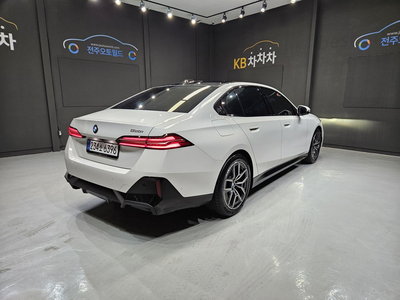 BMW 5 SERIES - 5