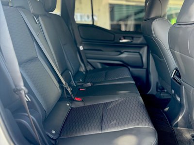 TOYOTA LAND CRUISER - 10