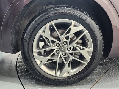 صورة 8 لـ 2021 Genesis GV70