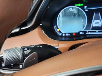 2021 Genesis GV70 — миниатюра 29