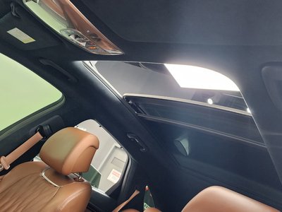 2021 Genesis GV70 — миниатюра 22
