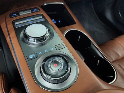 2021 Genesis GV70 — миниатюра 12