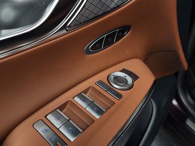2021 Genesis GV70 — миниатюра 37