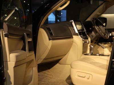 2015 Toyota LAND CRUISER 200 照片 8