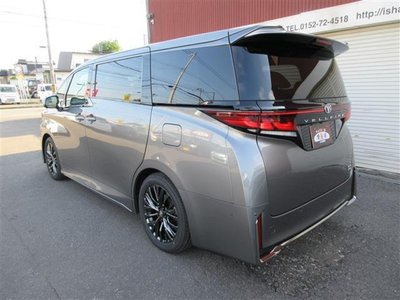 2026 Toyota VELLFIRE photo 4