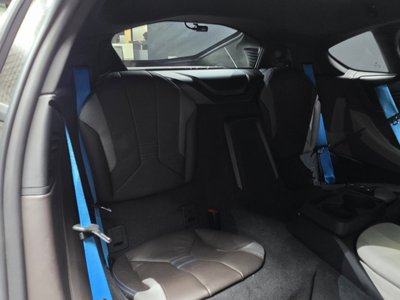 2016 BMW I8 — миниатюра 11