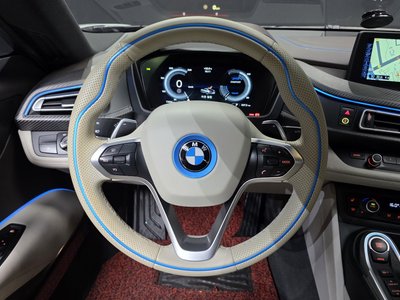 2016 BMW I8 — миниатюра 13