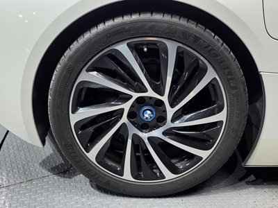 صورة 6 لـ 2016 BMW I8