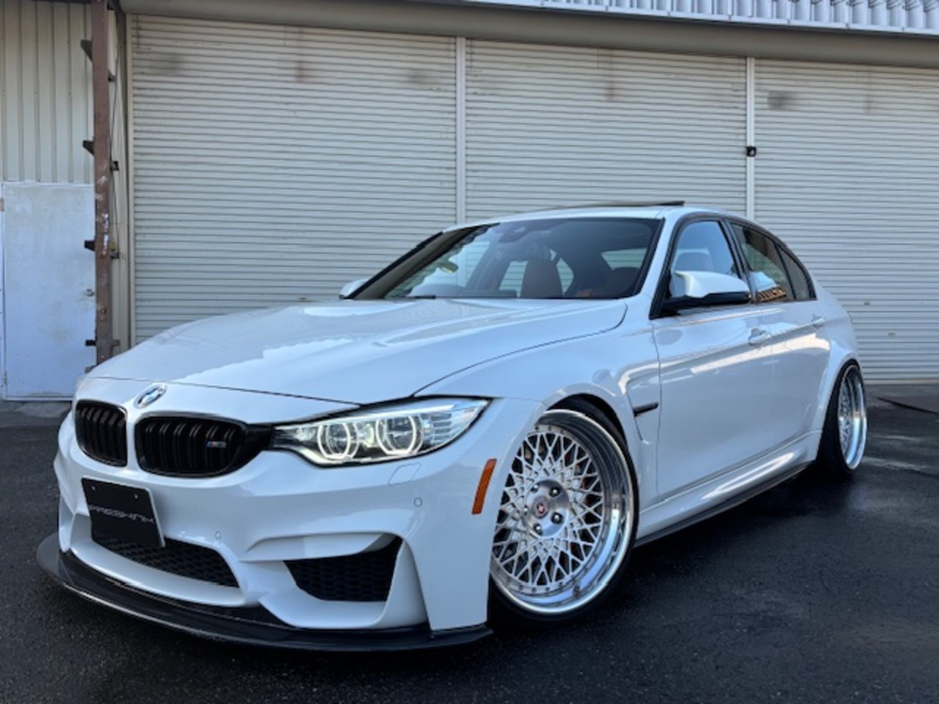 BMW M3 SEDAN - View 1