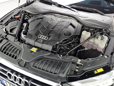 AUDI A8 - 7