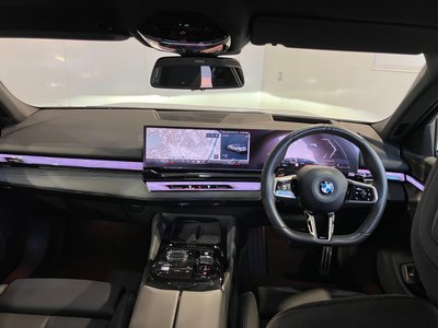 BMW 5 SERIES - 4